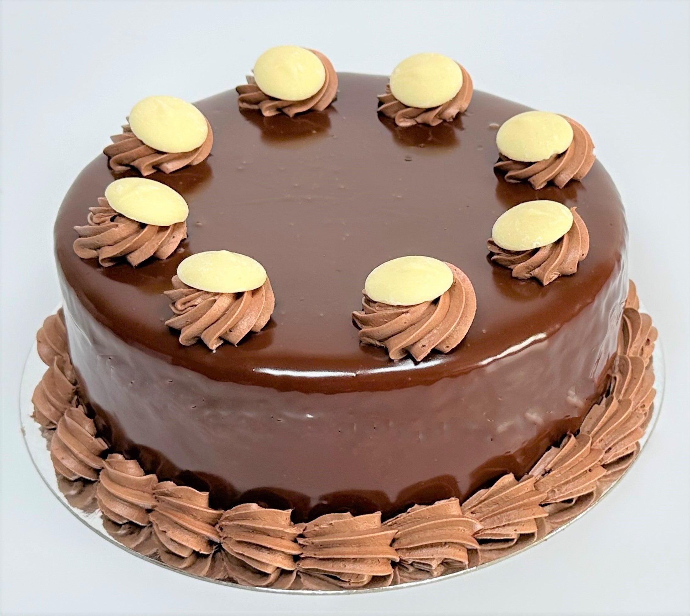 Chocolate Victoria Sponge Cake - Lost in Food